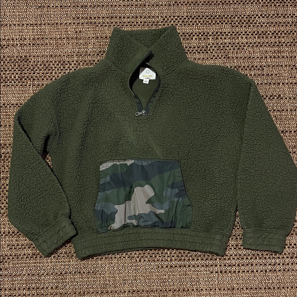 Forest Green Fleece Pullover with Camouflage Accent